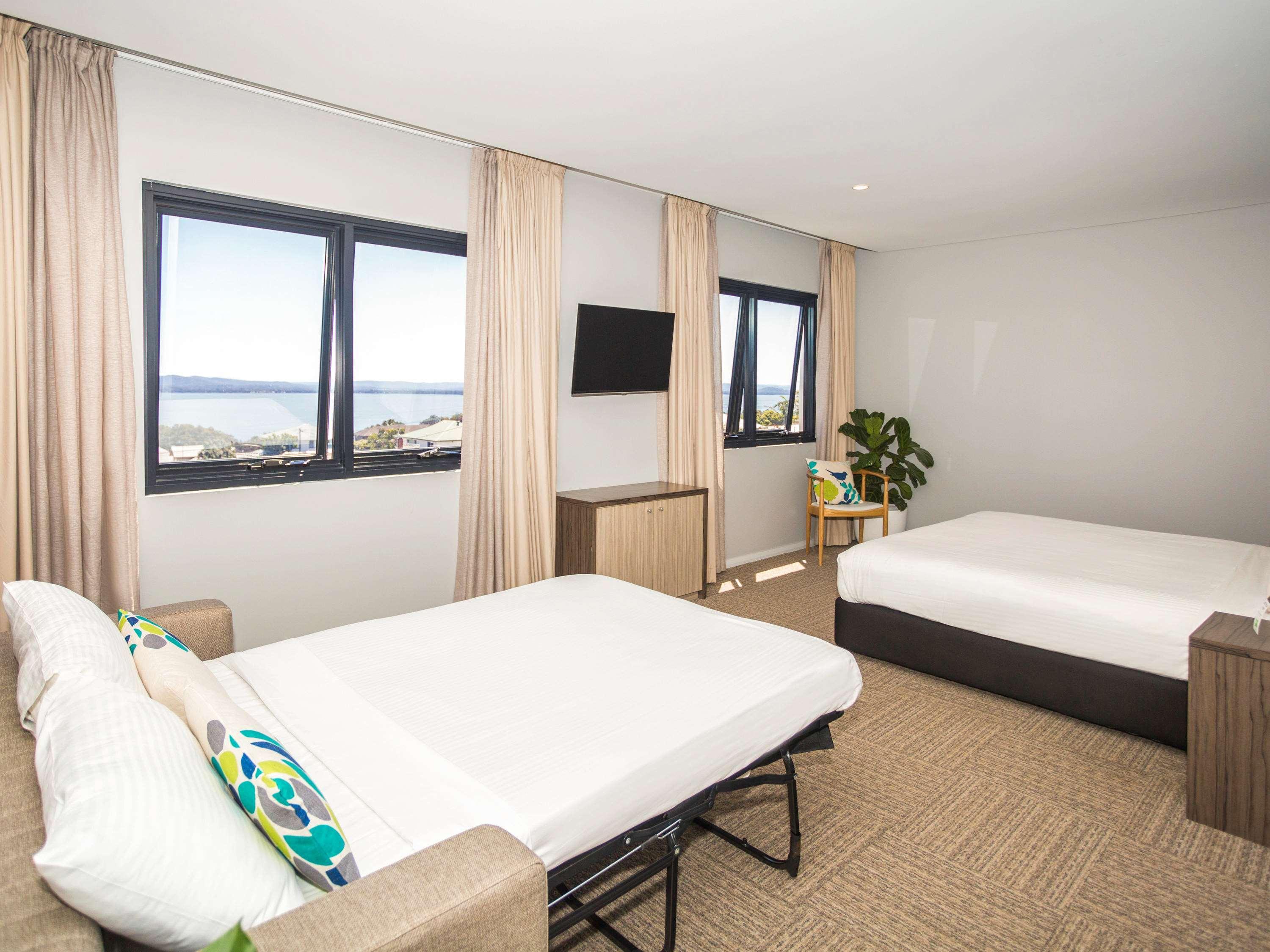 Ibis Styles The Entrance Hotel Exterior foto