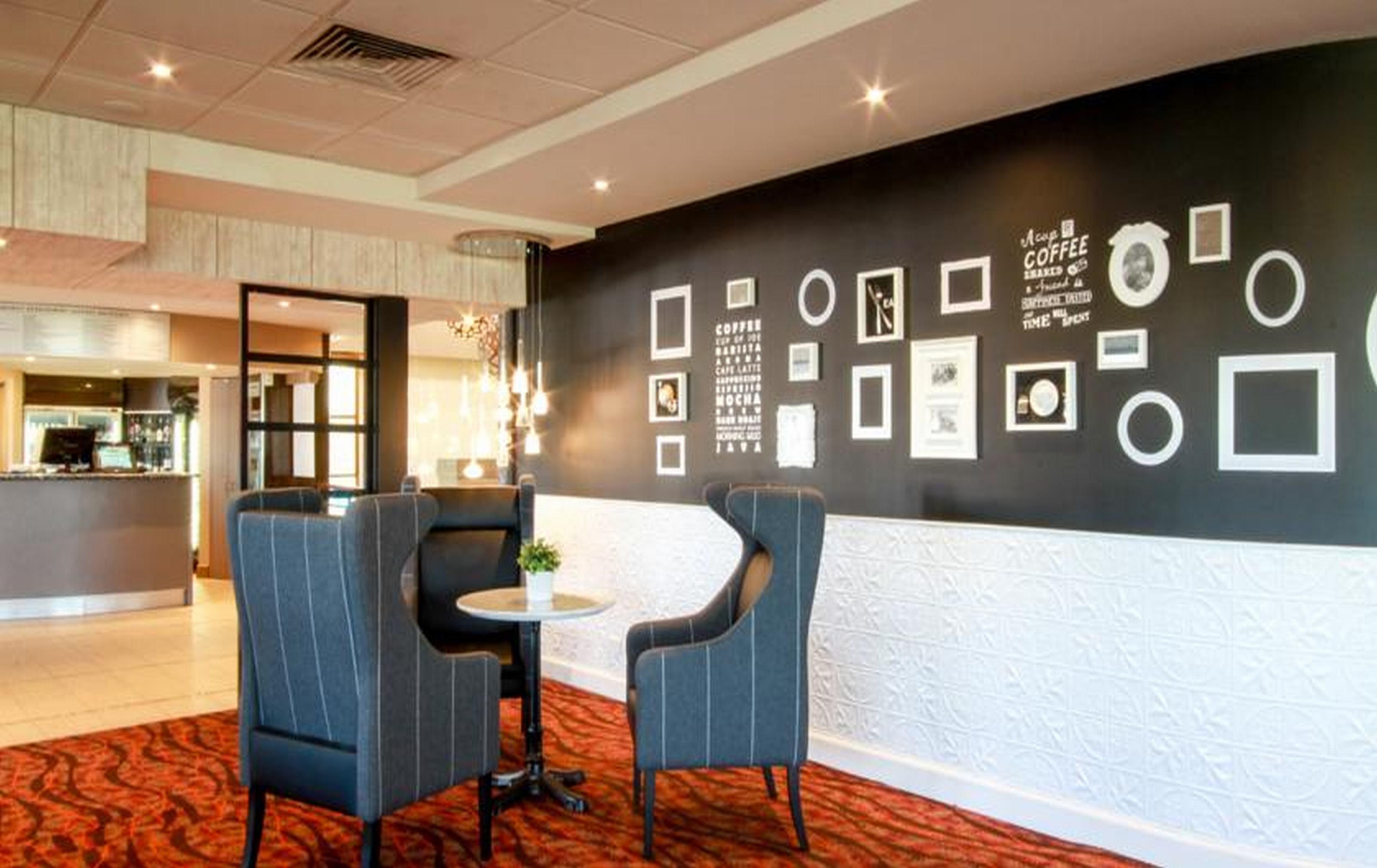 Ibis Styles The Entrance Hotel Exterior foto
