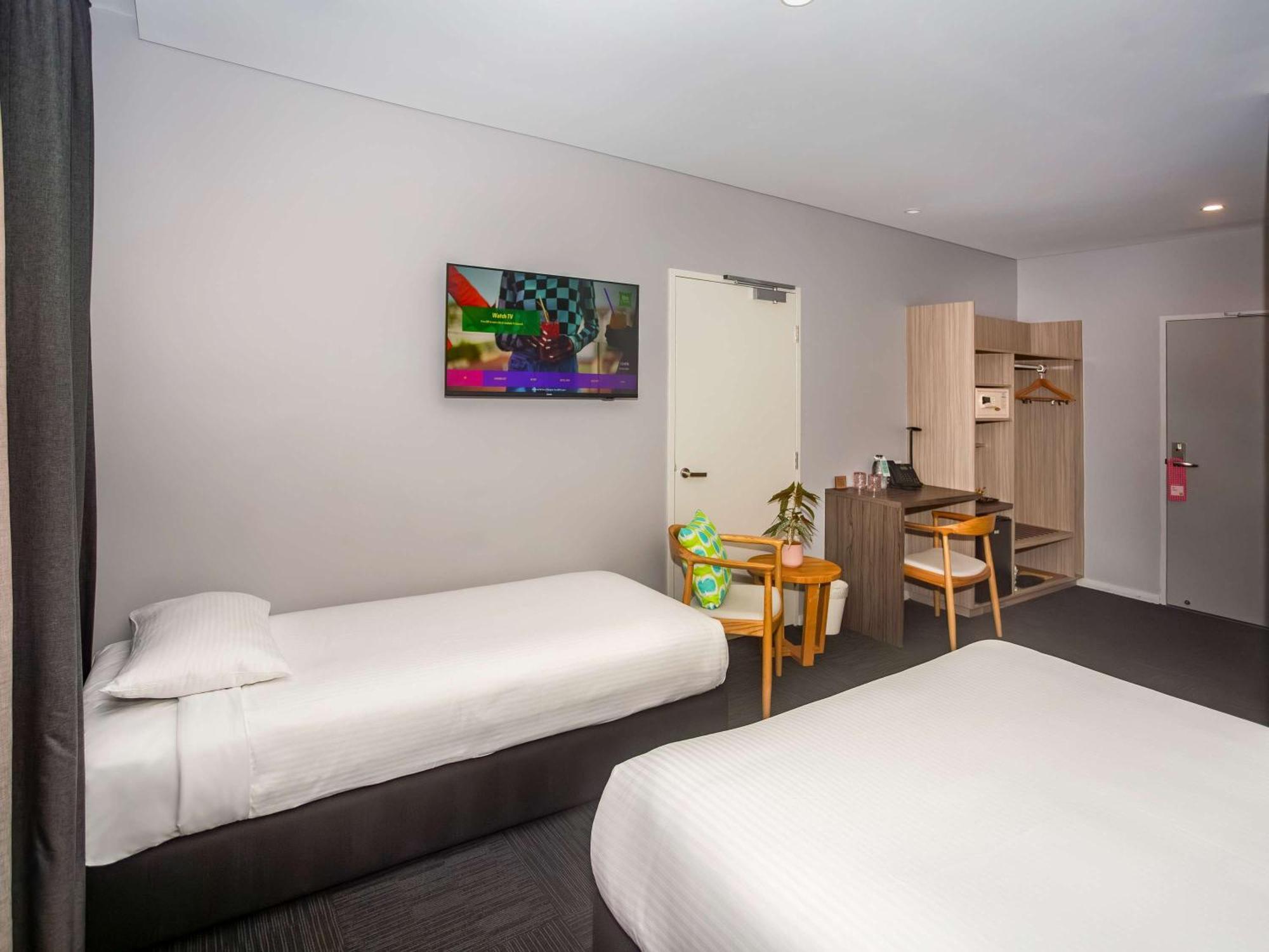 Ibis Styles The Entrance Hotel Exterior foto