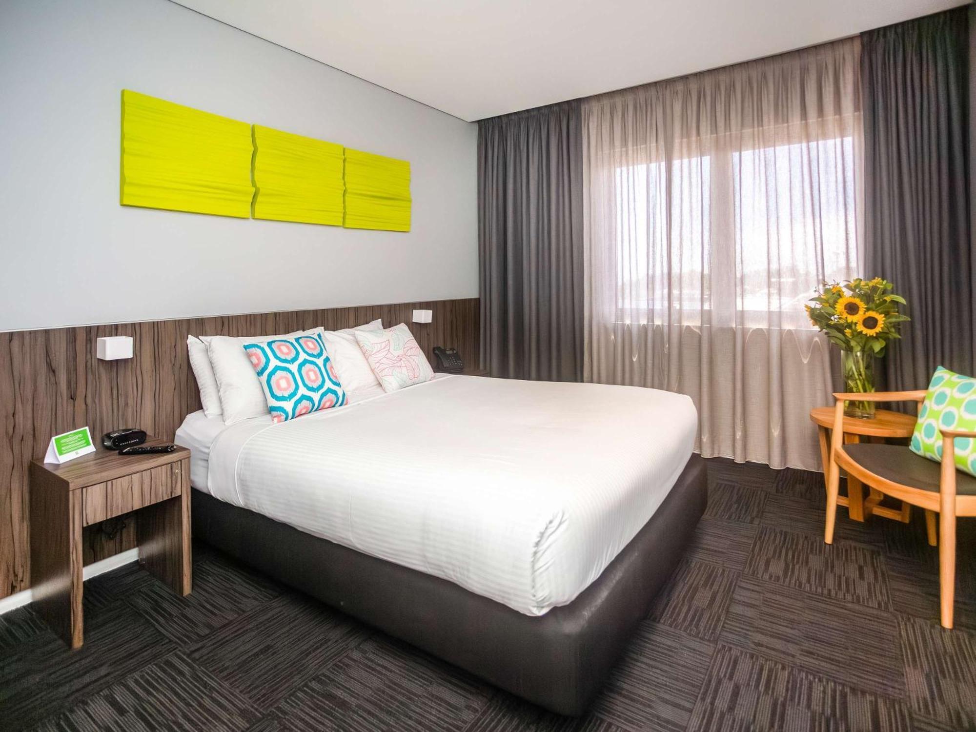 Ibis Styles The Entrance Hotel Exterior foto